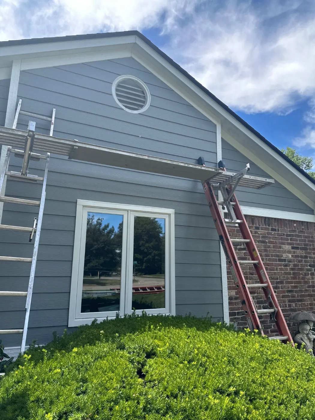 Storm-damaged siding documented in Mount Comfort
